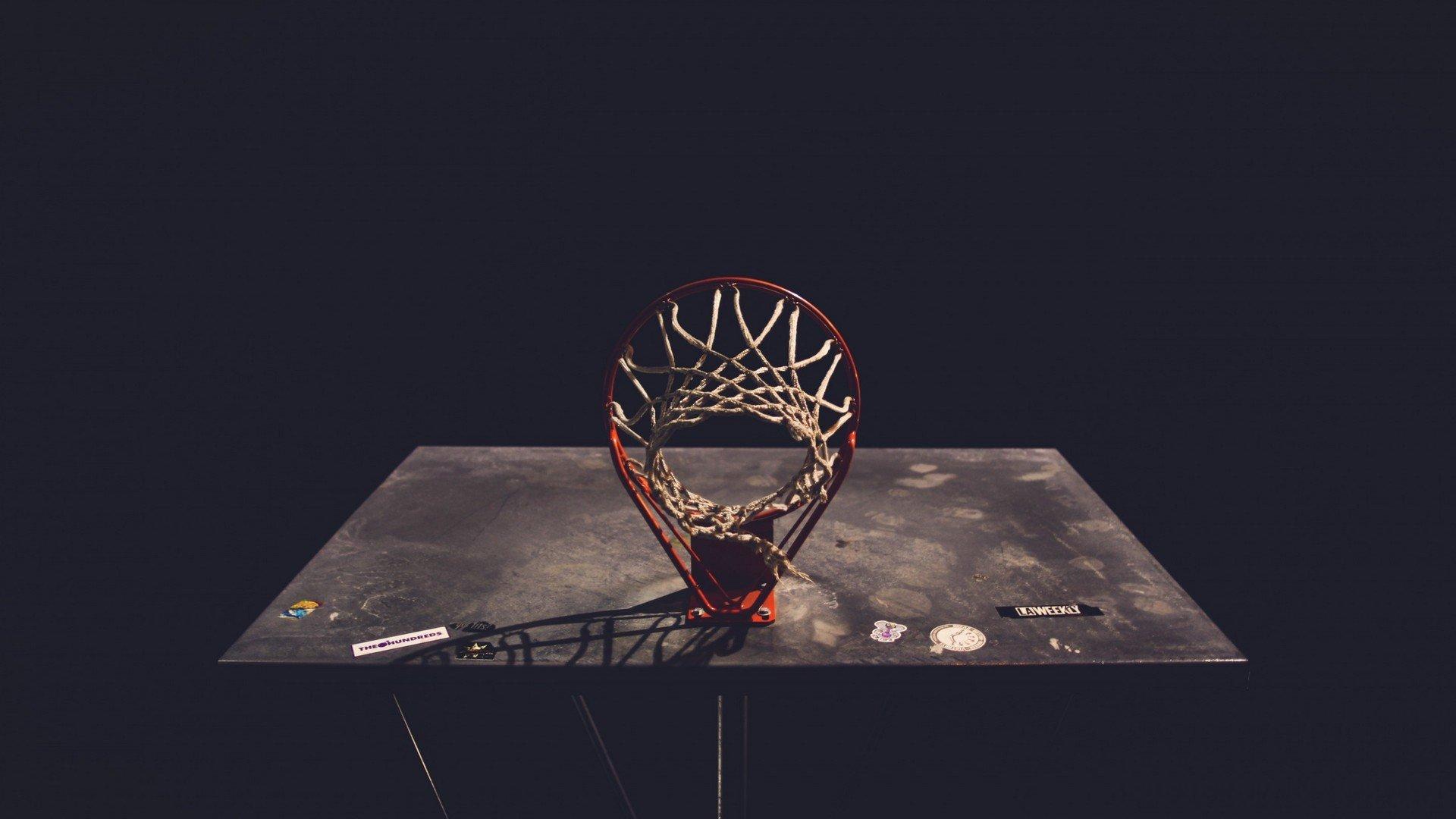 哈维未来引英超猜想,B费留队稳定曼联军心